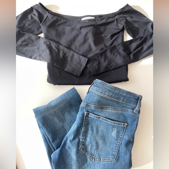 Uniqlo Mid Rise Medium Wash Extra Stretchy Skinny Jeans - Picture 5 of 5